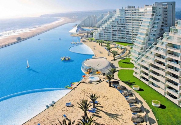 A világ legnagyobb medencéje