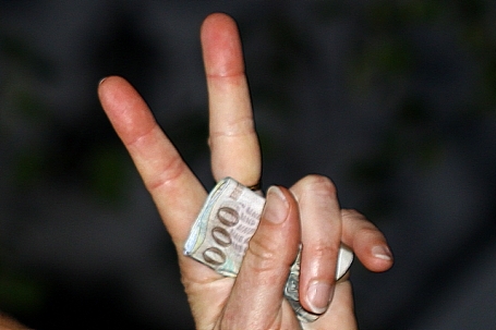 A pénz szökési sebessége - km/pillanat