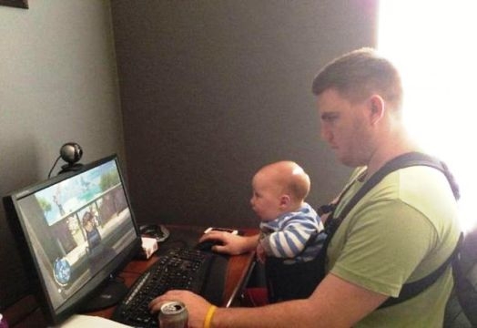 Anyunak el kellett menni . . .