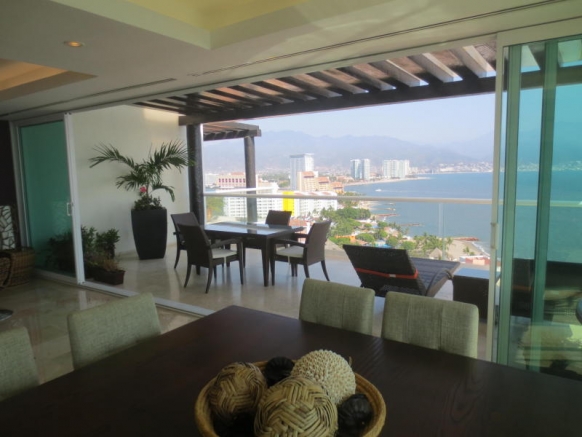 Szoba kiadó - tengerre néző kilátással . . .