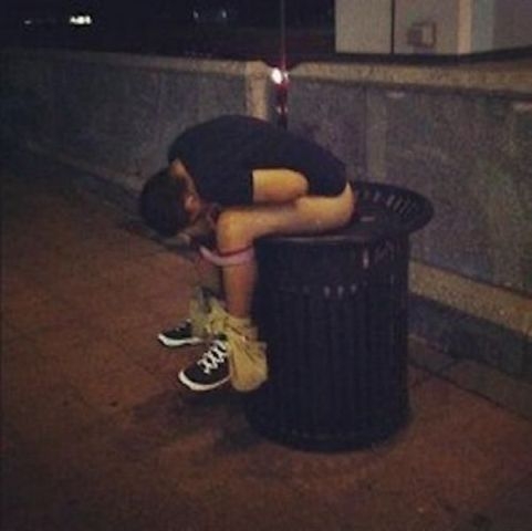 Laza klotyesz, buliból hazafelé...