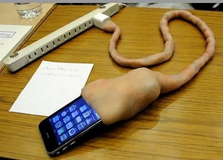 iPhone töltő - Alien verzió