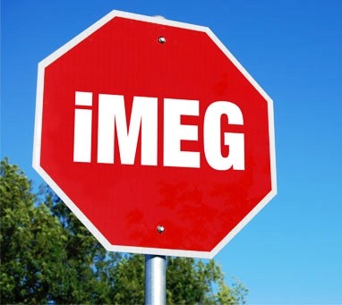 Eközben a kereszteződésnél . . .