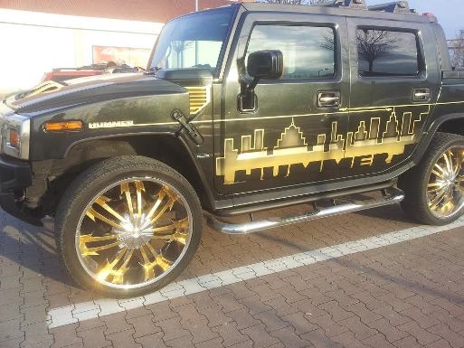 Hummer van meg nagy kerekek