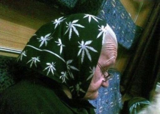 Minden fiatal megnézi az új kendőm