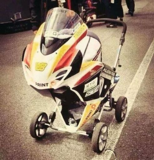 Amikor egy motorosnak születik gyereke