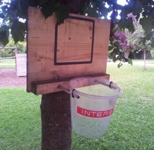 Még tart a válság . . .