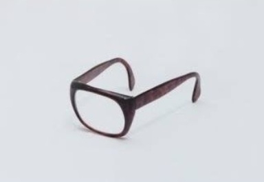 Divatos szemüvegek féláron . . .
