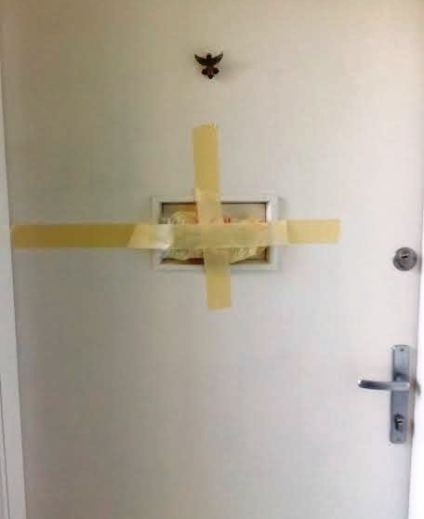 A piros palástos itt is járt ...