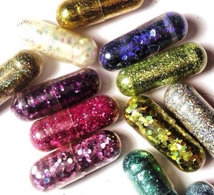 Új japán őrület - csillám kaki kapszula