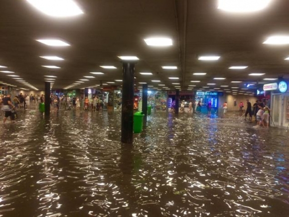 A nagy hőség után egy kis víz...