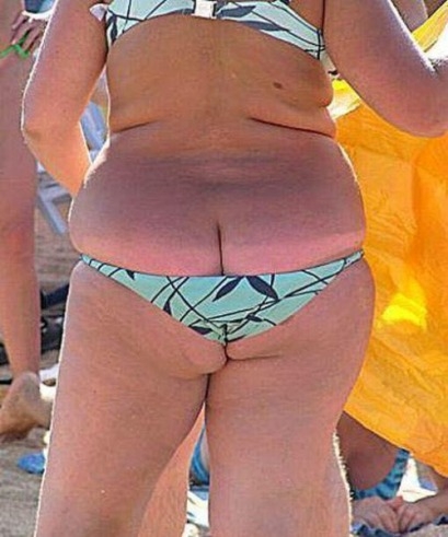 Senki ne pakolja el a fürdőruciját...