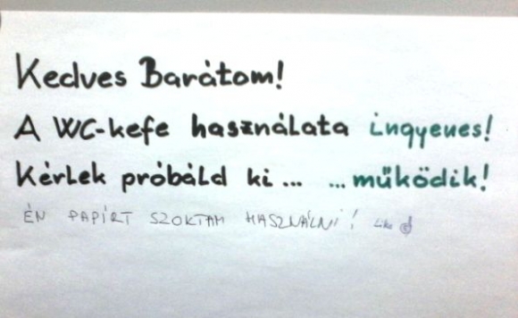 Egy munkahelyi budiban...