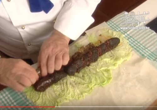 Nem tudom mit készít Laci bá...