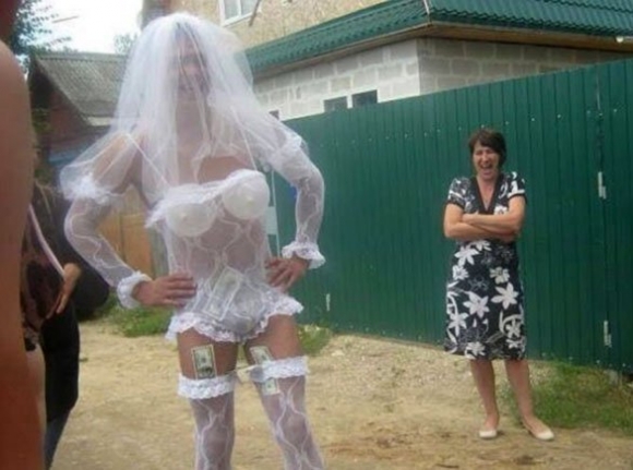 Lakodalom van a mi utcánkban...