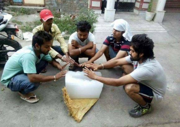 Brutális hőség tombol Indiában...