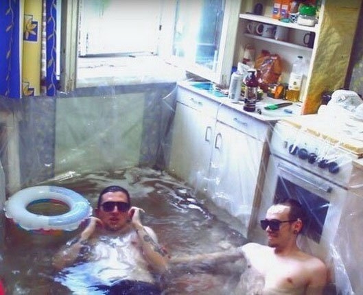 Nem volt pénzük a strandra...