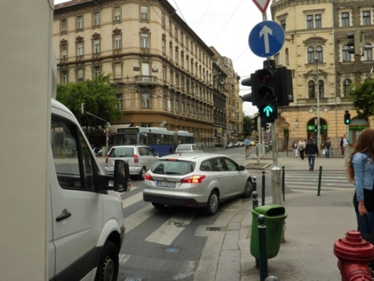 Jobbra tetszett fordulni a tiltás ellenére?!