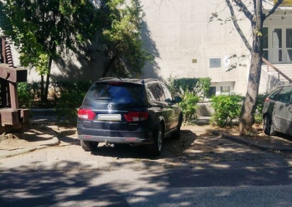 A parasztparkoló rovat hétvégi sztárja 