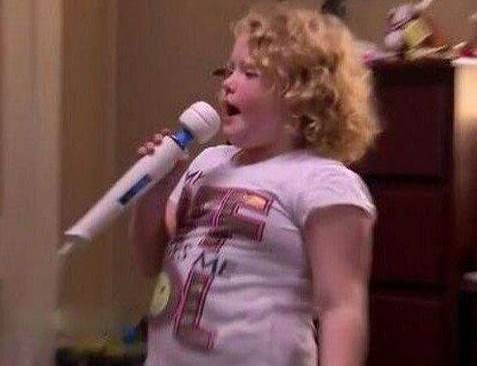 Anya nem örült a hétvégi karaoke bulinak :D