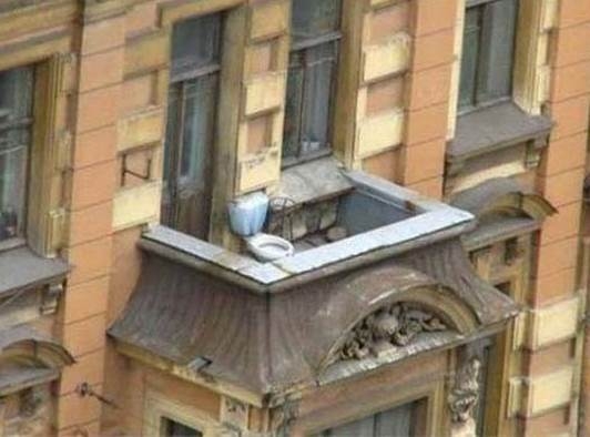 Napindító, kilátással...