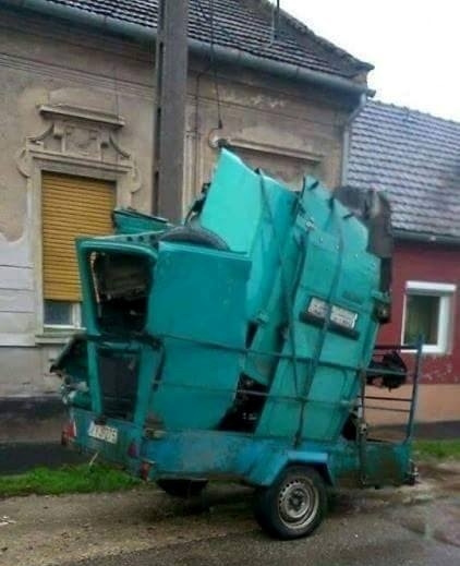 Béla! Te rendeltél egy Trabit az Ikeából?