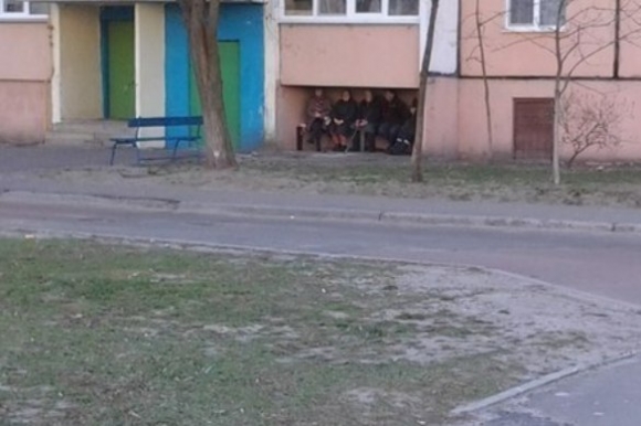 Lakótelepi megfigyelő csapat