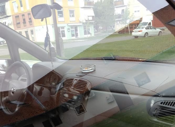 Amikor betelt a gyári hamutartó,