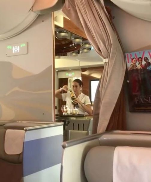 Eközben az orosz Aeroflot légitársaságnál...