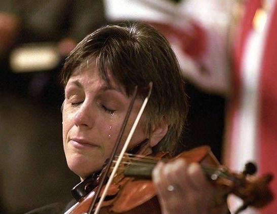 Megzenésítettem az anyagi helyzetemet