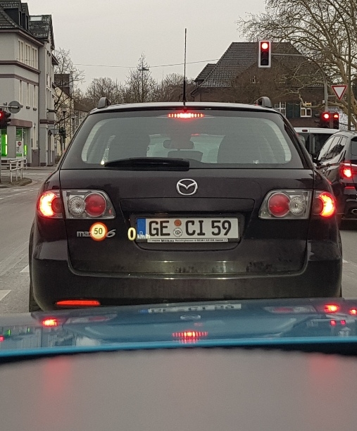 Kedves Szerkesztők!
