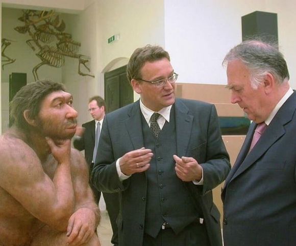 Amikor a 2 diplomás haverjaiddal vagy,