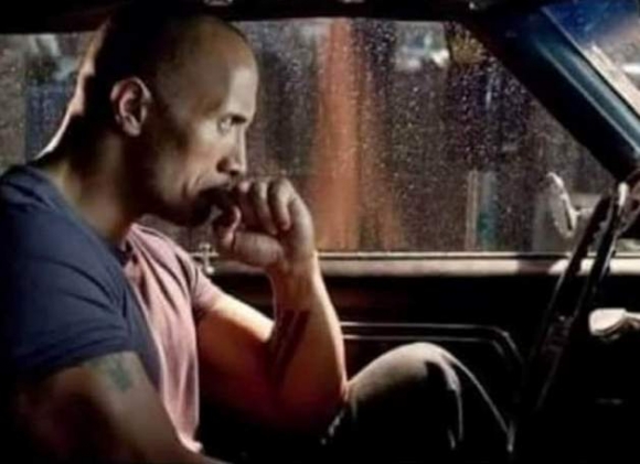 Amikor taxizol és 3 srácot teszel ki este, a csajod házánál...