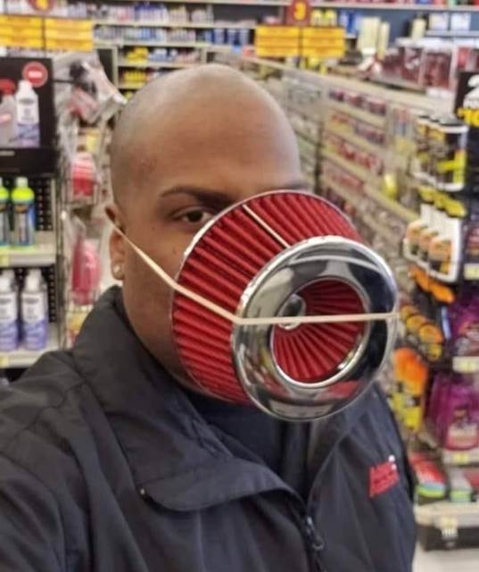 Neki már nem jutott maszk