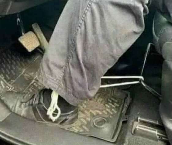 Amikor 40 év sofőrködés után, kapsz egy automata váltós kocsit