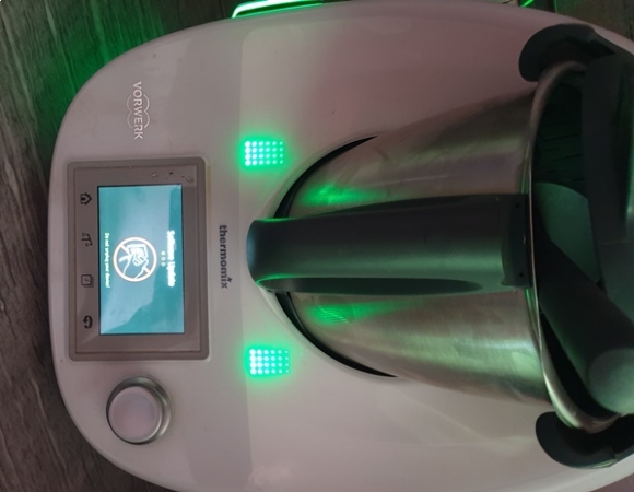 Amikor főznék, de szoftvert frissít a fazék