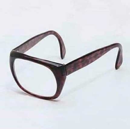 Anyuka vette, egyszem fiának