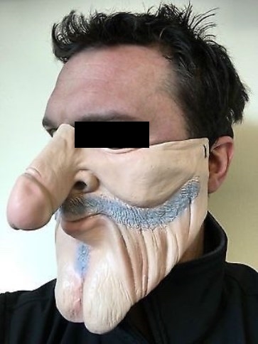 Poénos maszk