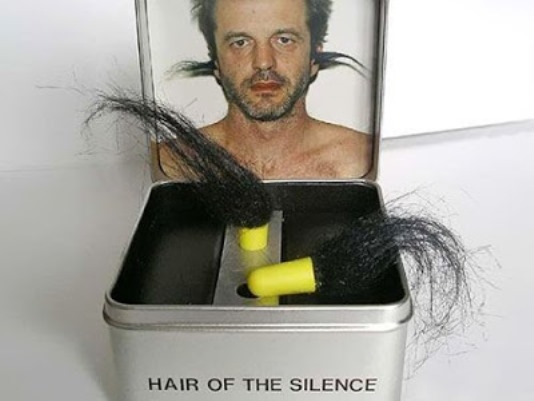 Ez nem csak a zajtól, a lányoktól is megvéd 🙂