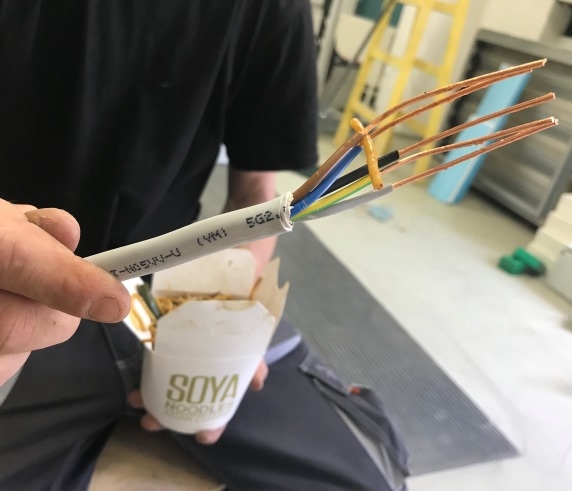 A villanyszerelő villája