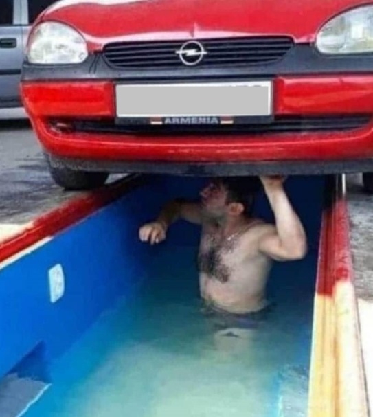 A szerelőaknában is iszonyú meleg van ma