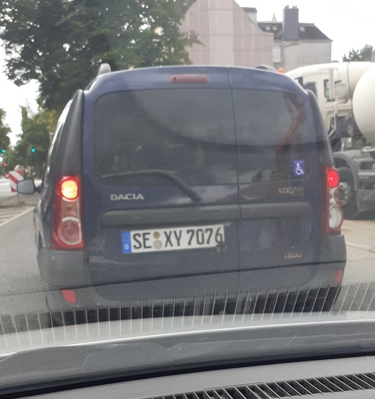 Hamburgban fotózták nekünk ezt a sexy Dacia Logant