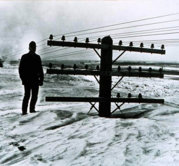 Ha majd télen panaszkodnál 2 centi hó miatt, akkor gondolj erre a képre!
