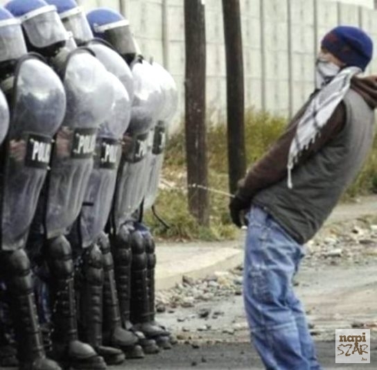 Szeret a srác veszélyesen élni