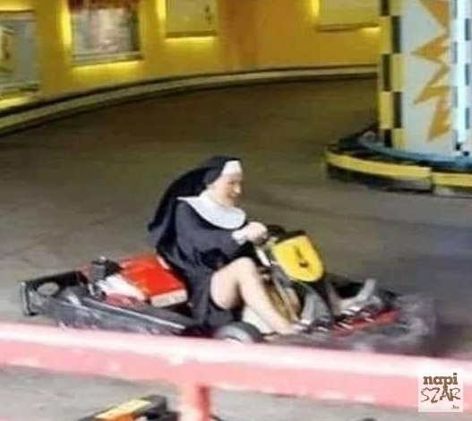 Amikor a zárdafőnök házon kívűl van