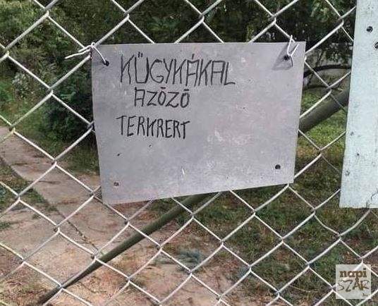 Tolmácsot kérünk!