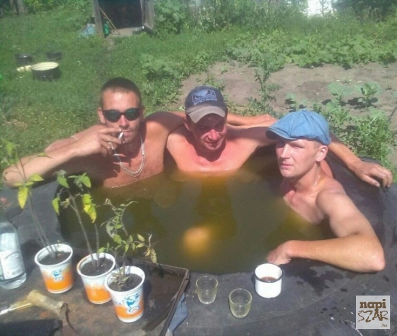 Lazulj traktor gumiban