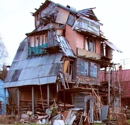 Egy többszintes kalyiba