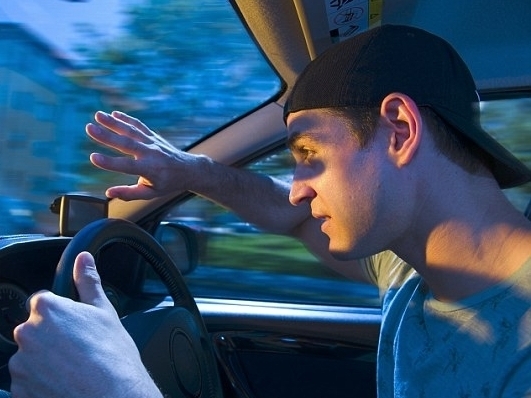 Látássegítő szemüveg autósoknak (x)