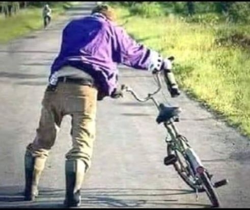 A férfinak nem kell szépnek lennie, elég, ha elegáns a járása